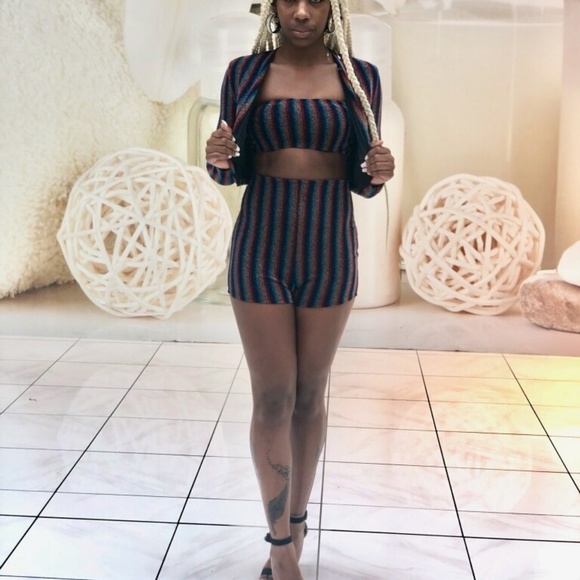 High waisted shorts set. Sizes S/M/L. - Picture 5 of 6